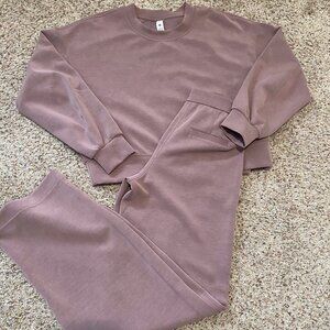 Lululemon Softstreme set in Twilight Rose- Size sm and 6